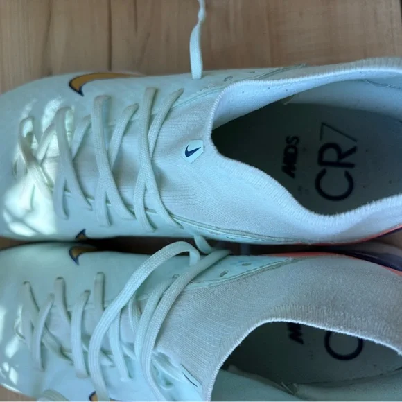 Futsol/indoor soccer turf shoes - Picture 4 of 8